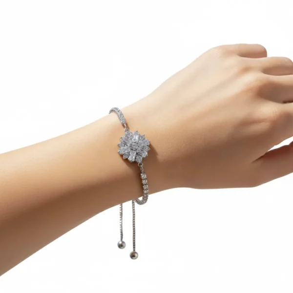 Kar Tanesi Figürlü Gümüş Renk Bileklik