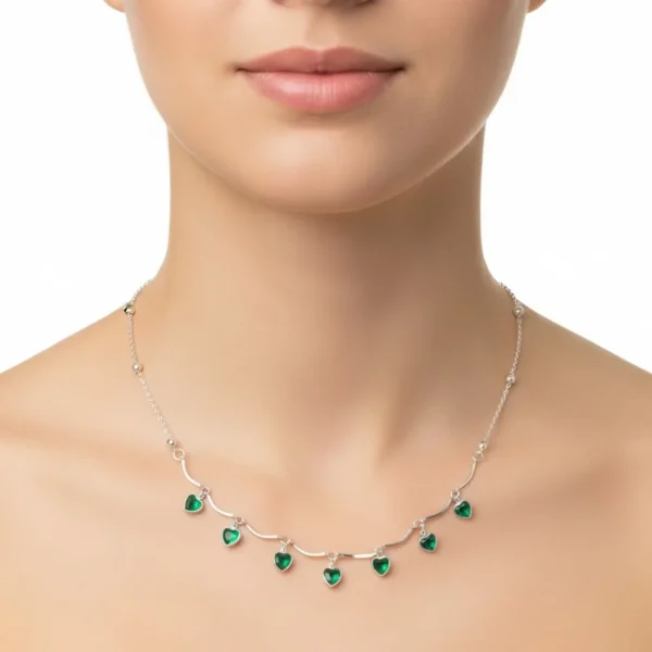 Yeşil Kalp Taşlı Gümüş Renk Kolye